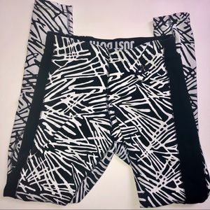 Nike leggings just do it size small black/white